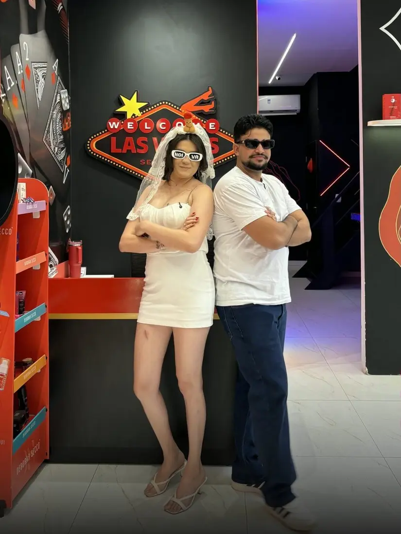 Noiva e noivo na despedida a dois